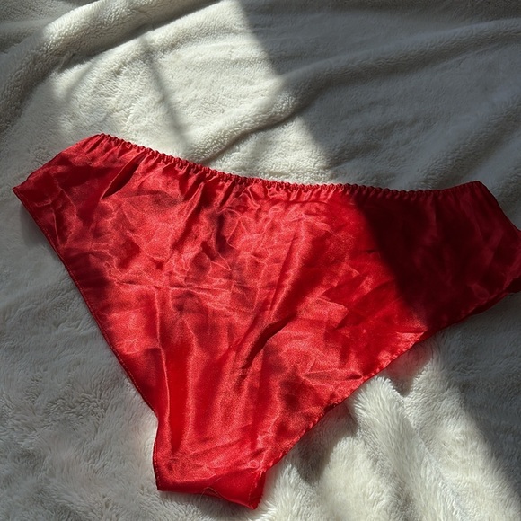 Victoria’s Secret Vintage Gold Tag Two Piece Red Satin Set Size Small - Picture 6 of 6
